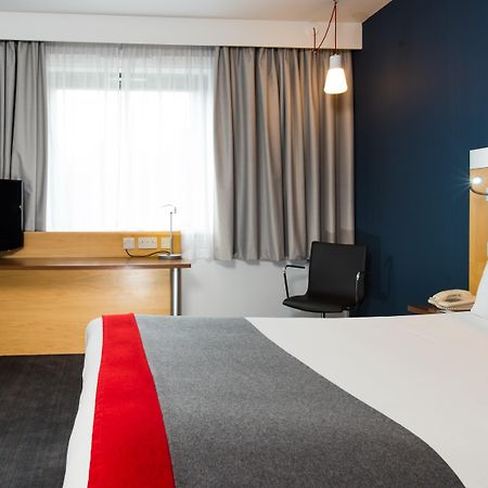 Holiday Inn Express Stevenage By Ihg Eksteriør billede