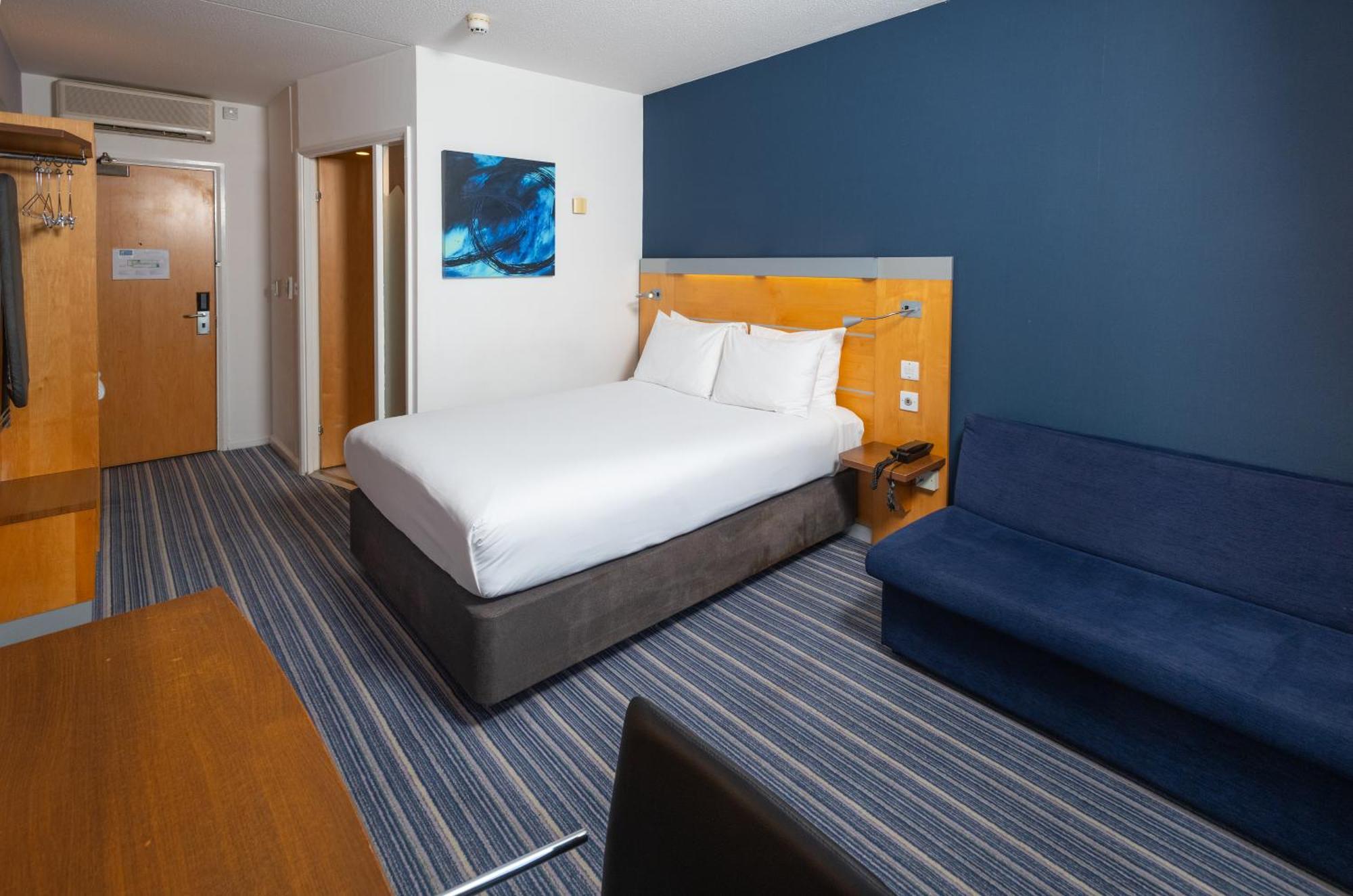 Holiday Inn Express Stevenage By Ihg Eksteriør billede
