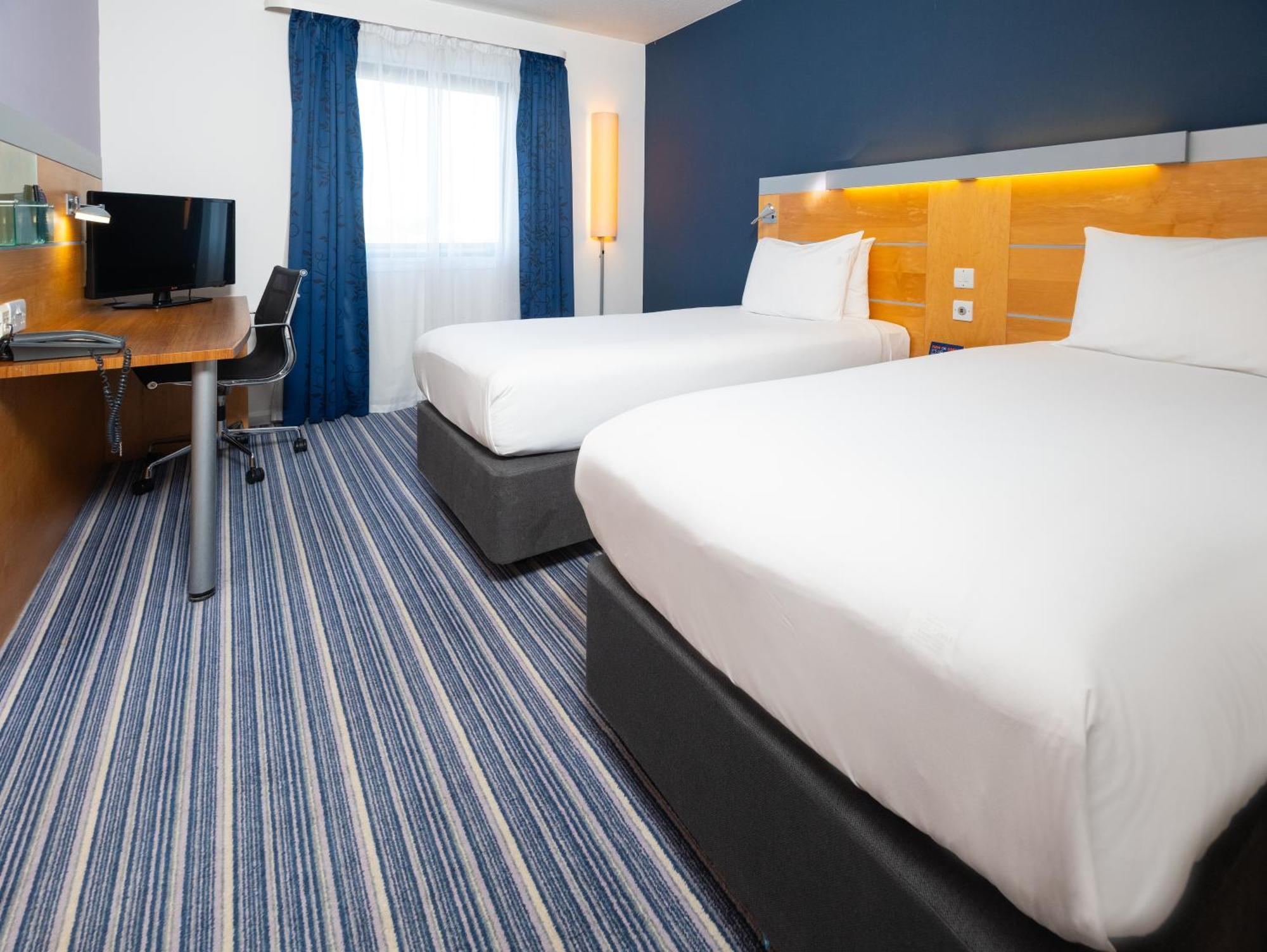 Holiday Inn Express Stevenage By Ihg Eksteriør billede
