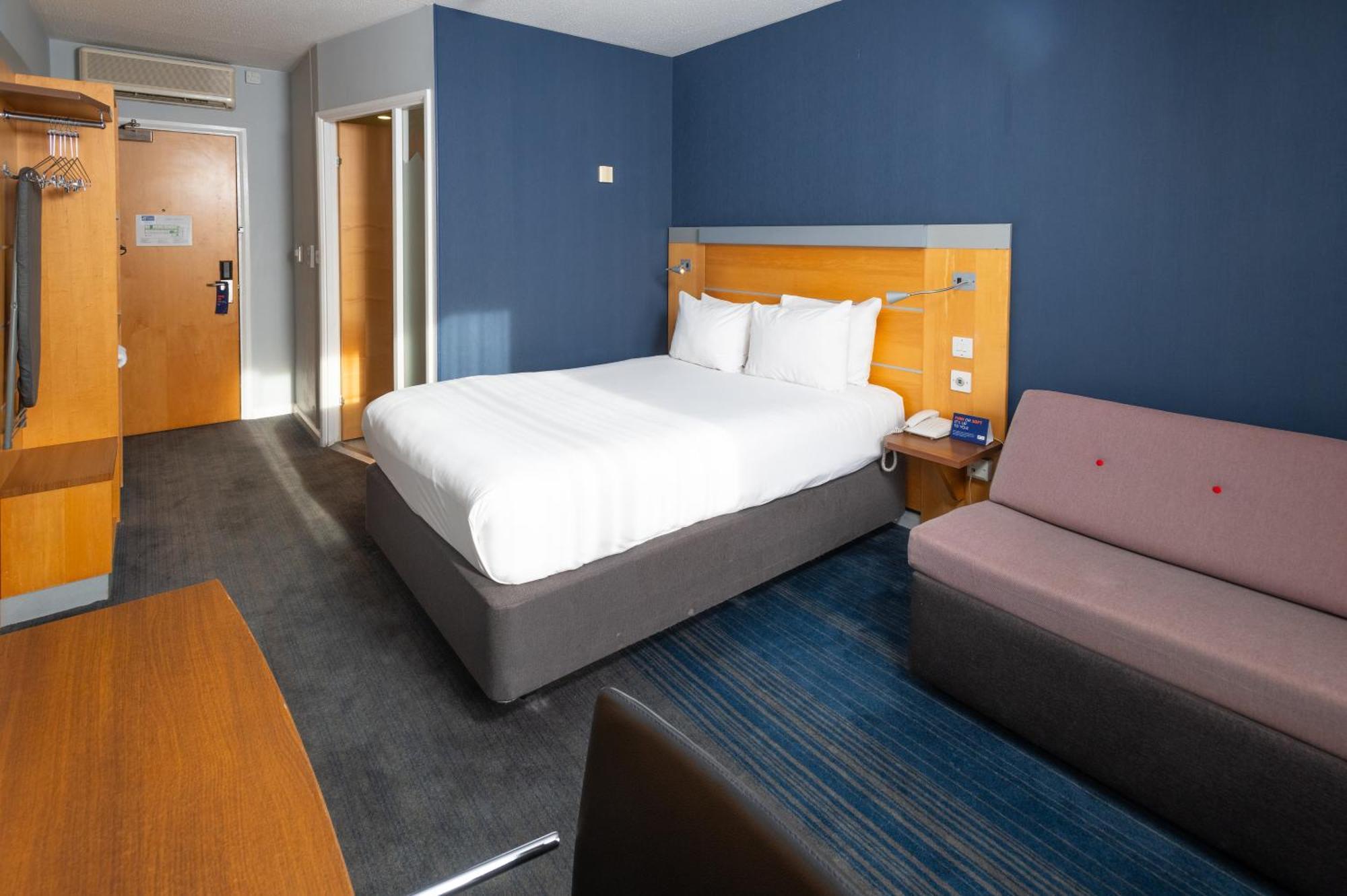 Holiday Inn Express Stevenage By Ihg Eksteriør billede