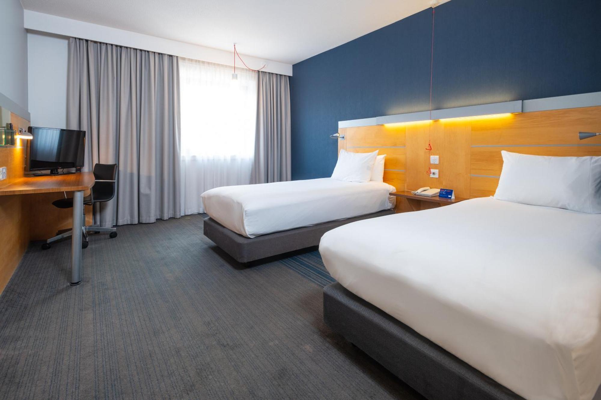 Holiday Inn Express Stevenage By Ihg Eksteriør billede
