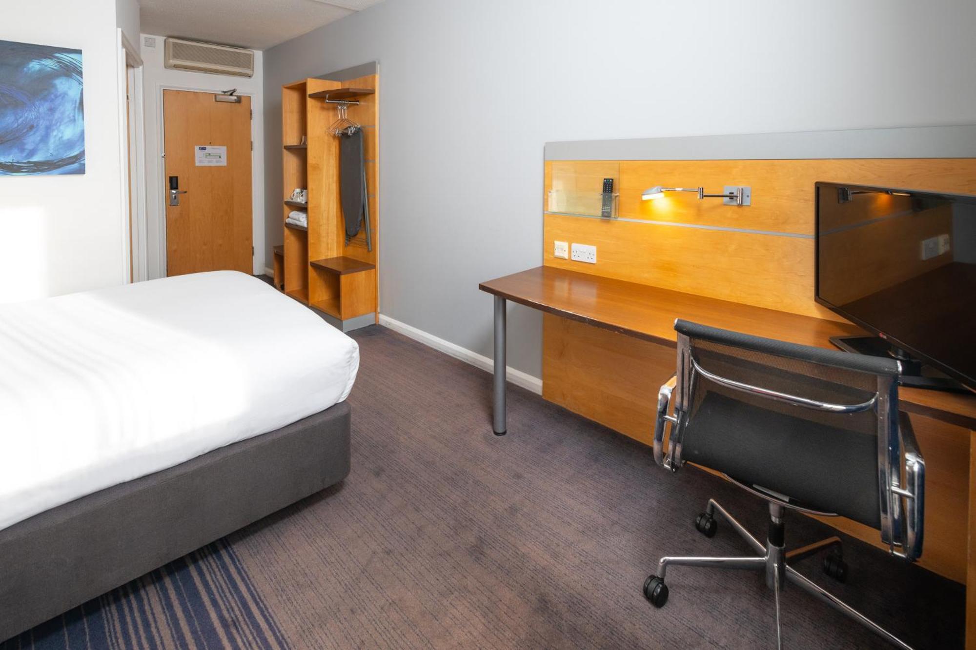 Holiday Inn Express Stevenage By Ihg Eksteriør billede