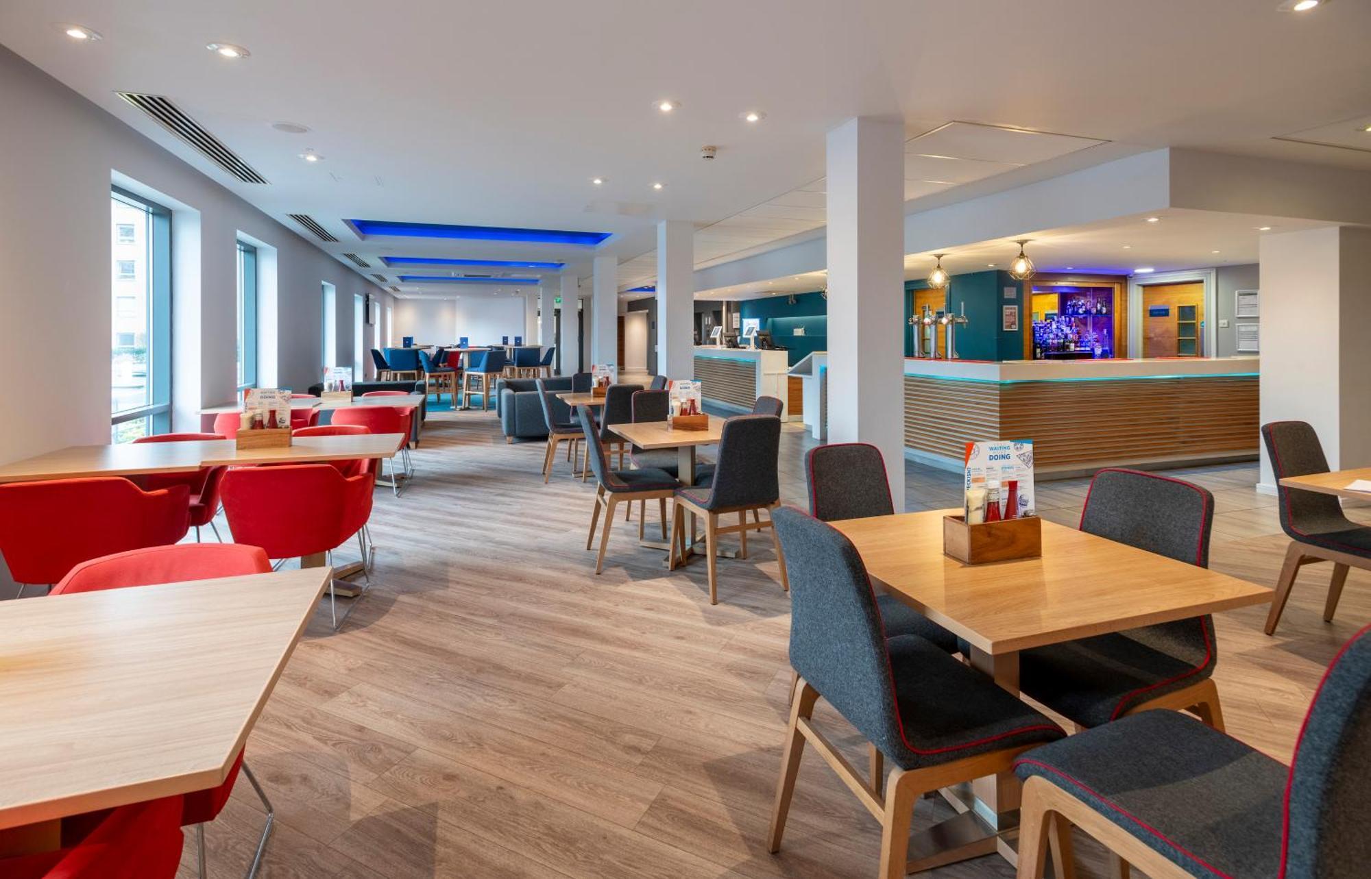 Holiday Inn Express Stevenage By Ihg Eksteriør billede