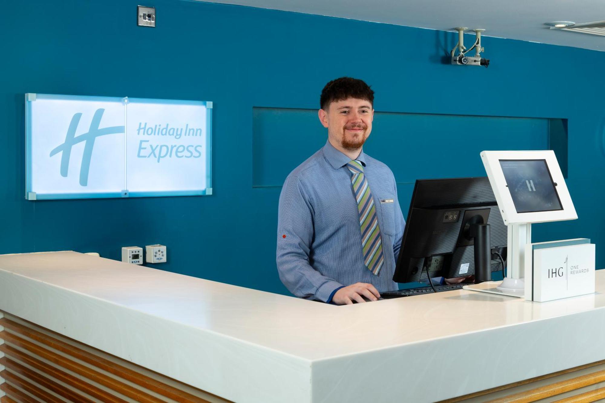 Holiday Inn Express Stevenage By Ihg Eksteriør billede