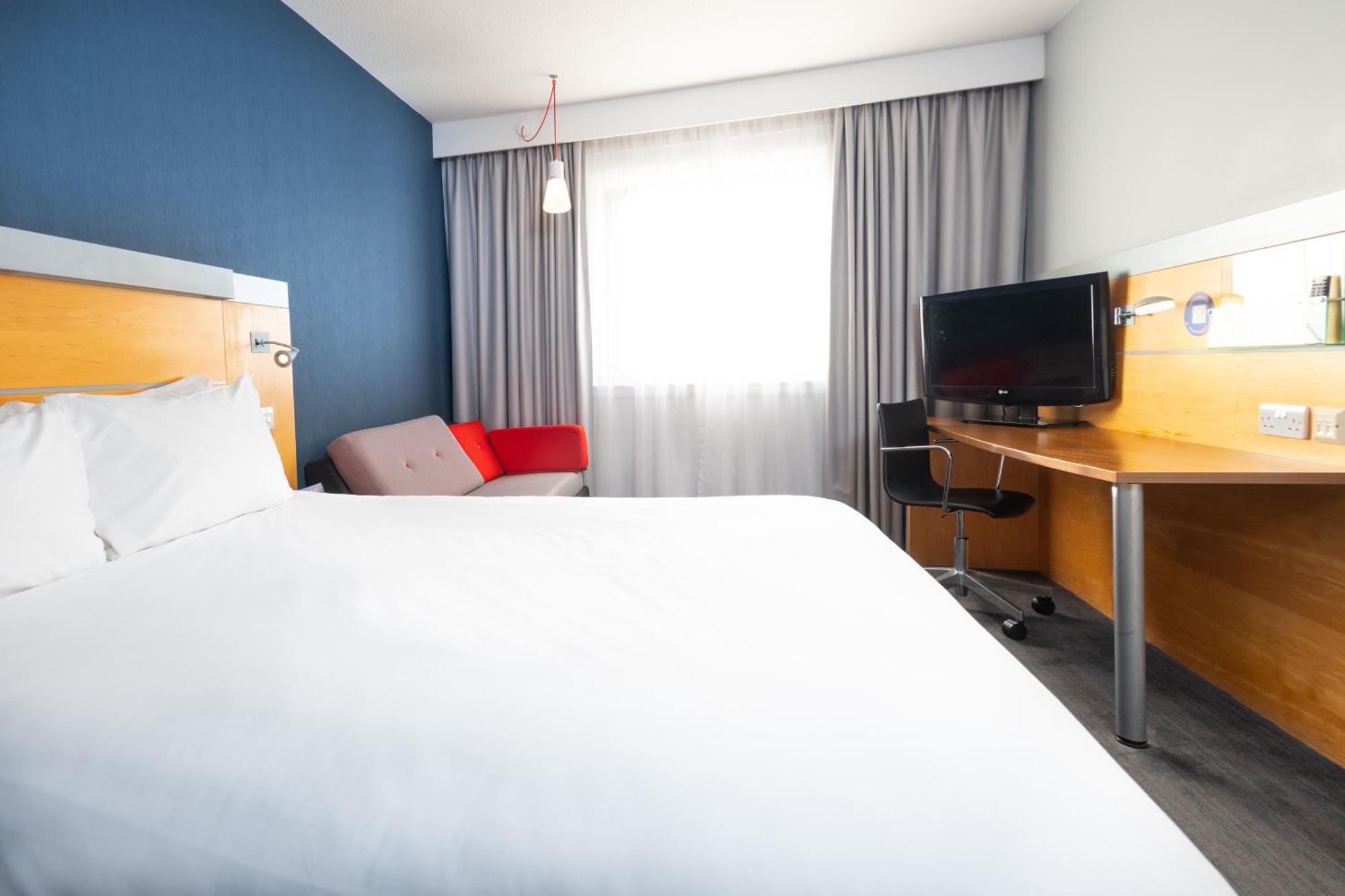 Holiday Inn Express Stevenage By Ihg Eksteriør billede