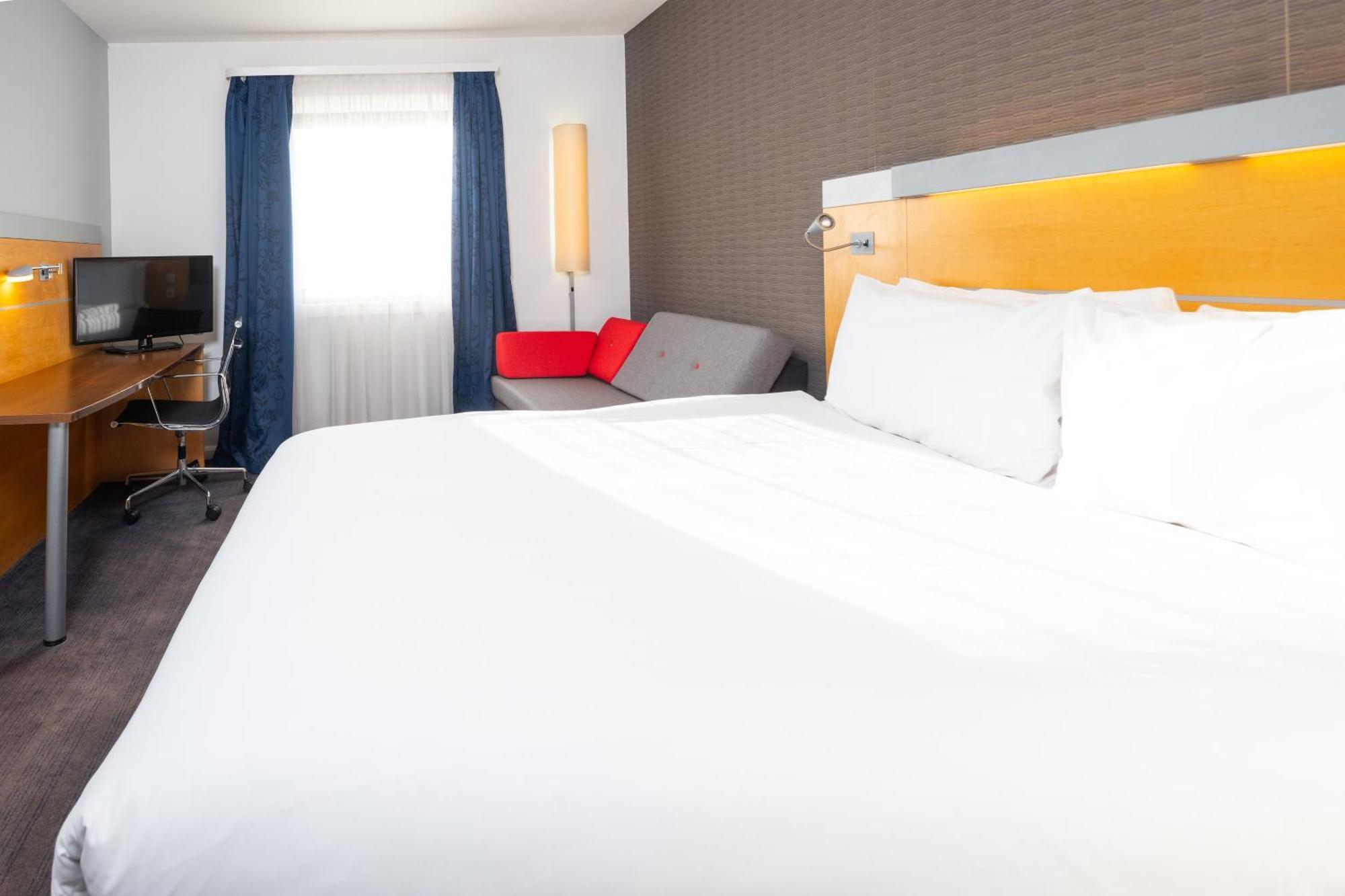 Holiday Inn Express Stevenage By Ihg Eksteriør billede