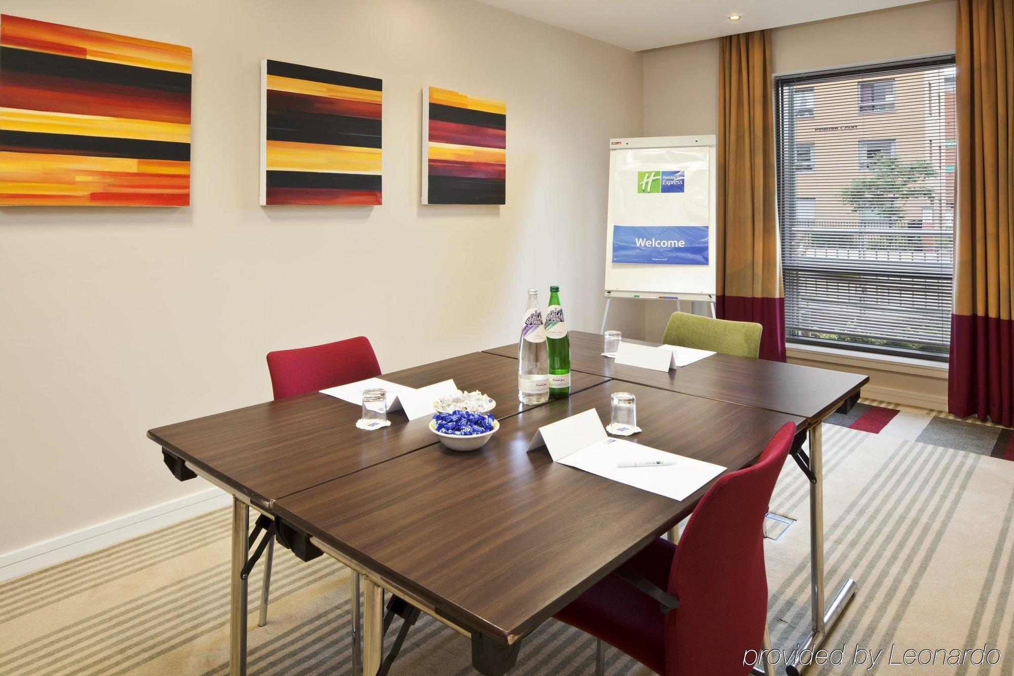 Holiday Inn Express Stevenage By Ihg Faciliteter billede