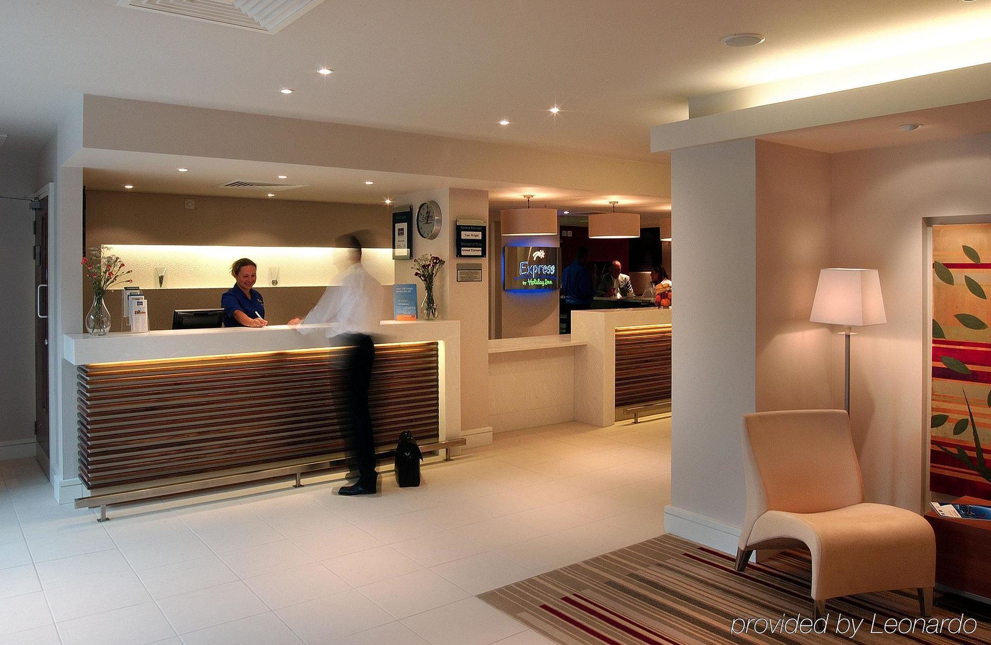 Holiday Inn Express Stevenage By Ihg Eksteriør billede