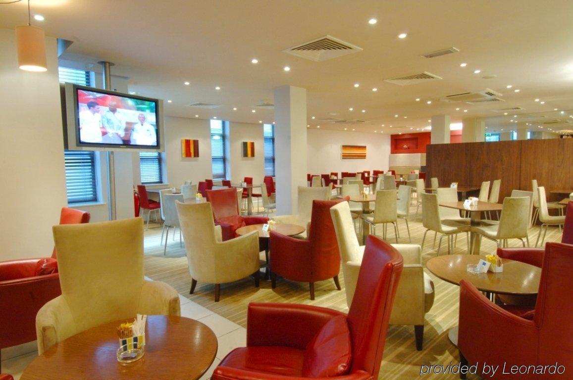 Holiday Inn Express Stevenage By Ihg Eksteriør billede