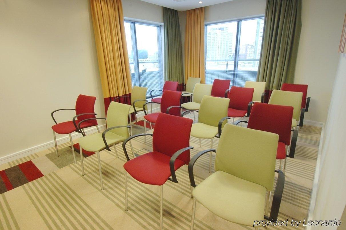 Holiday Inn Express Stevenage By Ihg Eksteriør billede