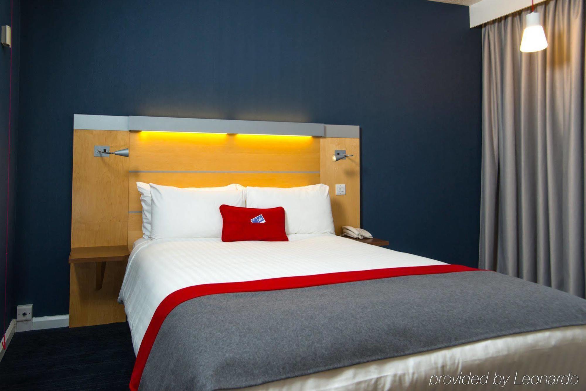 Holiday Inn Express Stevenage By Ihg Eksteriør billede